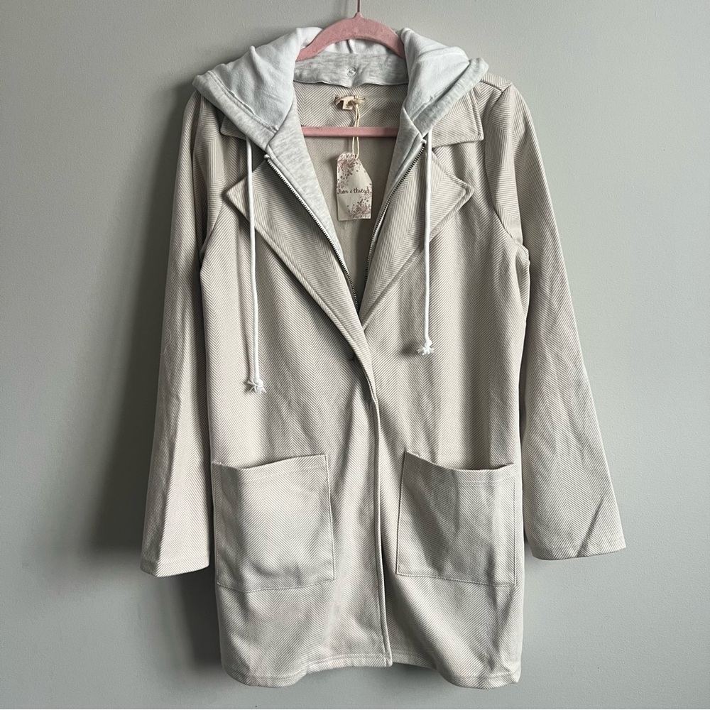 Hem & Thread NWT Light Cream Hooded Trench Coat, removeable hood, Size large